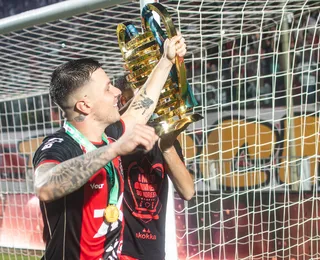 Decisivo, competitivo e matador: Kayzer celebra trajetória no Vitória