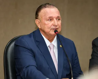Deputado Adolfo Menezes sem pressa para assumir vaga no TCM