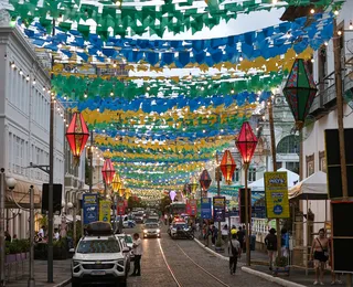 Editorial - Festa e identidade