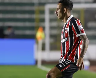Emprestado pelo Bahia, lateral é decisivo em estreia na Sul-Americana