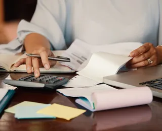 Endividamento das famílias atinge 81,6% e quebra recorde no Brasil