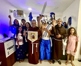 Espetáculo une fé, sincretismo e cultura popular em estreia em Lauro de Freitas