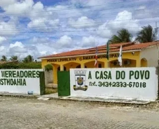 Esposa de vereador na Bahia é suspeita de receber benefícios sociais
