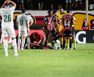 Ex-árbitros divergem em lances, mas veem Vitória prejudicado pelo VAR