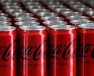 Fabricante da Coca-Cola investe R$ 150 milhões e transforma fábrica brasileira