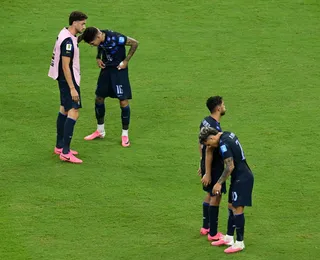 Federação uruguaia cancela voo fretado após eliminação da Copa