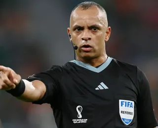 Fifa confirma árbitro brasileiro no jogo de abertura da Copa do Mundo