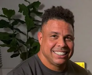 Filhos de Ronaldo Fenômeno posam todos juntos em foto rara com o pai
