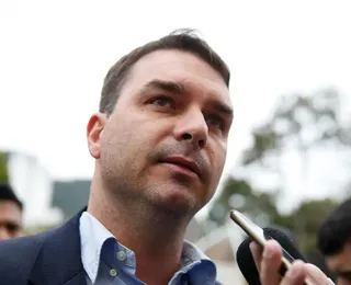 Flávio Bolsonaro defende medida dos EUA contra facções: “Vai asfixiar”