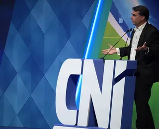 Flávio Bolsonaro volta a detonar STF e projeta aumento da direita no Congresso