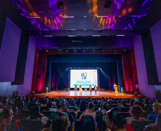 Formação debate inteligência artificial e adolescência em Camaçari