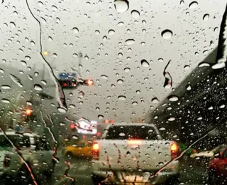 Forte frente fria avança pelo Brasil e muda o tempo nos próximos dias