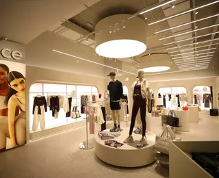 Gigante do varejo de roupas lança marca esportiva de luxo