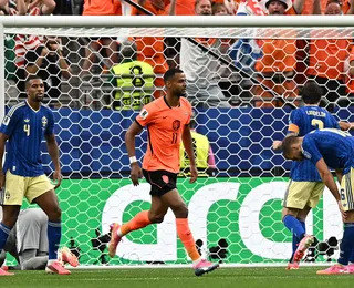 Holanda goleia Suécia e encaminha classificação na Copa do Mundo