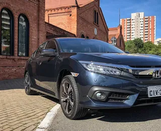 Honda Civic supera SUVs e lidera buscas por carros usados no Brasil