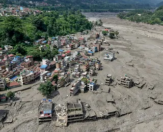 Inundações deixam 19 mortos e 384 turistas desaparecidos no Nepal