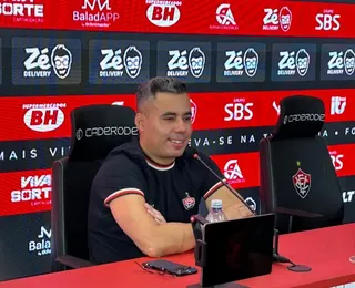 Jair Ventura nega desrespeitar Botafogo em confusão com Arthur Cabral