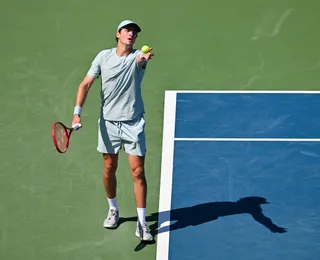 João Fonseca vence Tsitsipas e avança para a 3ª rodada no Masters de Montreal