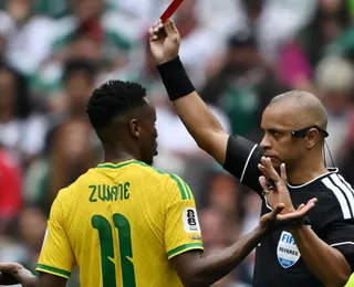 Jogador da África do Sul é punido pela Fifa e pode ficar fora da Copa