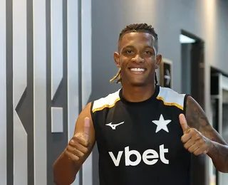 Jogo contra o Vitória pode definir o futuro de Danilo no Brasil