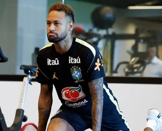 Lesionado, Neymar acompanha delegação do Brasil para estreia na Copa