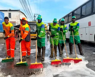 Limpurb intensifica limpeza em Paripe com ação contra a dengue