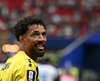 Mãe de Vozinha consegue visto após drama na Copa do Mundo