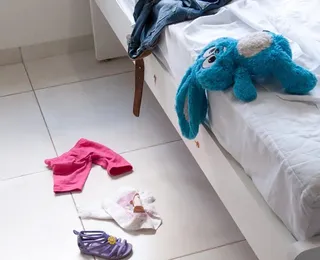 Mãe usa imagem da filha em conteúdo adulto e perde guarda