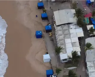Mais de 200 porções de drogas são encontradas enterradas na areia da praia de Itapuã
