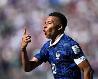 Mbappé solta o verbo e defende jogo sujo após vencer o Paraguai