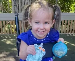 Menina de 3 anos morre após ficar presa em cozinha de brinquedo