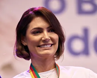 Michelle defende elogio a programa do governo Lula