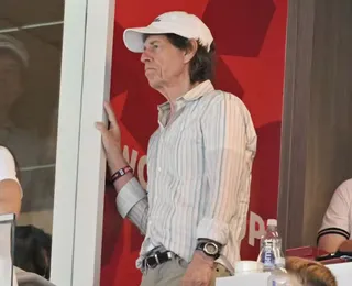 Mick Jagger dá fim a fama de ‘pé-frio’ em jogo da Copa do Mundo