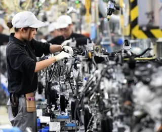 Montadora japonesa demite 20 mil funcionários e fecha 7 fábricas