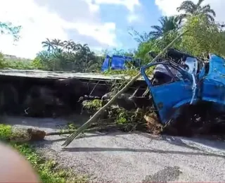 Motorista morre após ser arremessado e atropelado pelo próprio caminhão na BR-324