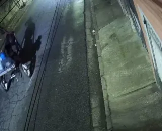 Mulher é assaltada por dois criminosos em uma charrete
