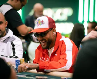 Neymar participa de torneio de pôquer pelo 2º dia consecutivo