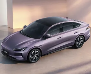 Novo Volkswagen Jetta: marca confirma primeiro sedã elétrico