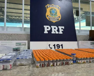 Ônibus é interceptado com drogas e centenas de medicamentos na Bahia