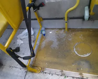 Ônibus são alvo de ataques e motorista fica ferido durante Ba-Vi