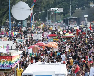 Parada Gay acontece em véspera de feriadão em Salvador; veja detalhes