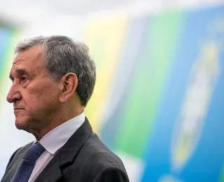 Parreira é submetido a procedimento e segue em estado grave