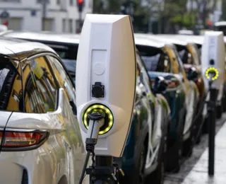 Pontos de recarga para carros elétricos podem virar regra em hospitais e mercados da Bahia