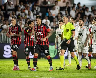 Pra quitar 'dívida' de vencer fora de casa, Vitória encara o Santos na Vila Belmiro