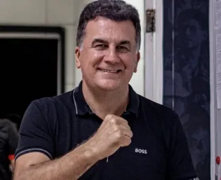 Presidente do Vitória defende salários adiantados e critica oposição