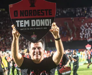 Presidente revela contratação encaminhada de camisa 9 para o Vitória