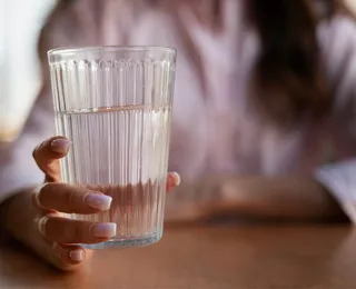 Professora passa mal após beber água supostamente envenenada em escola