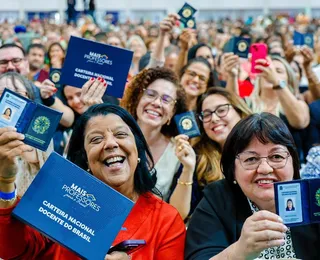 Professores recebem aviso sobre nova Carteira Nacional Docente