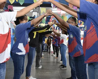 Quadrilhas juninas movimentam escolas durante o mês de junho na Bahia