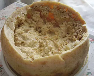 Queijo mais perigoso do mundo é servido como iguaria